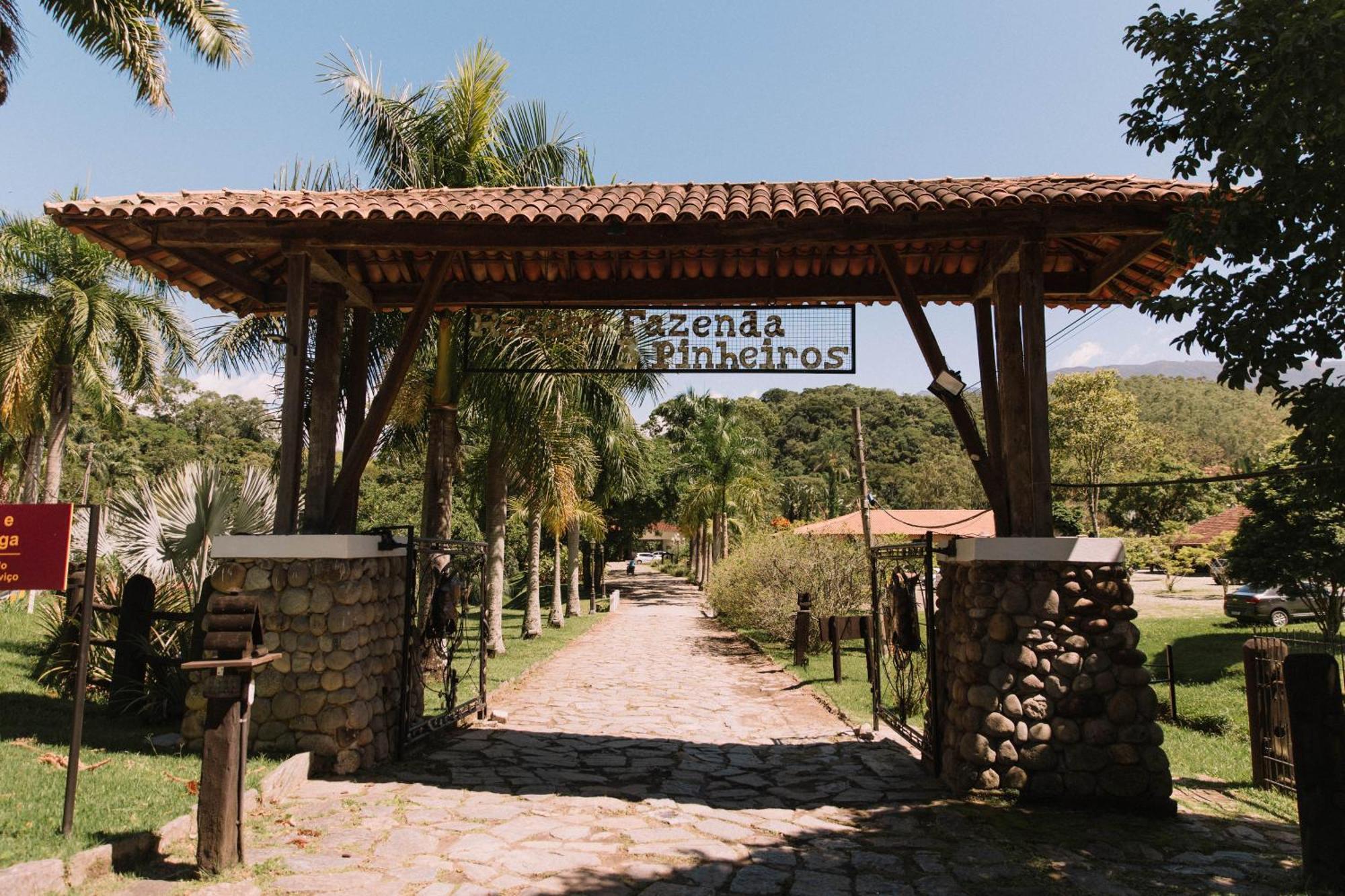 Resort Fazenda 3 Pinheiros 잉젱예이루 파소스 외부 사진